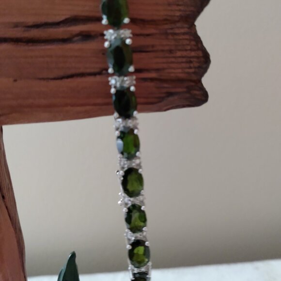 17.25ctw Russian chrome diopside bracelet. - Picture 2 of 5